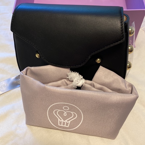 FEMME DE CUPCAKES Mini Crossbody - Picture 6 of 11